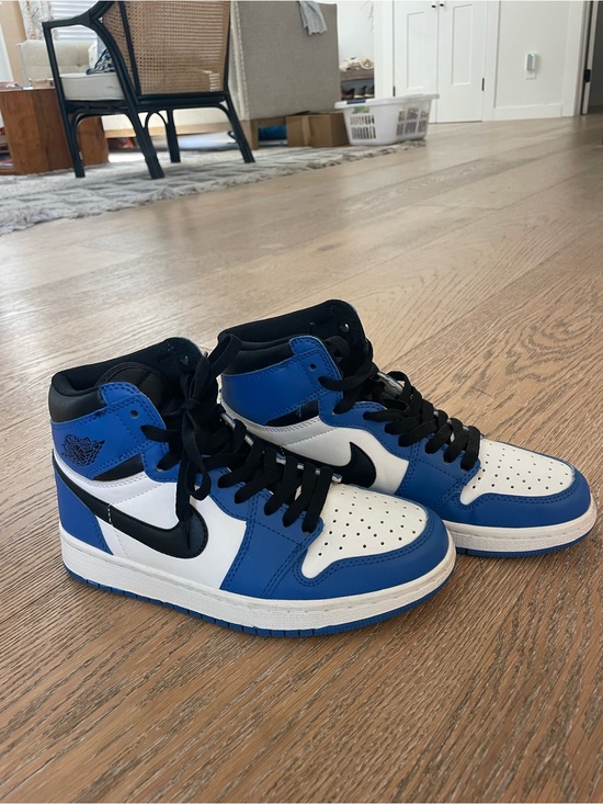 Nike Shoes - Nike Air Jordan 1 Mid - White/Blue/Black